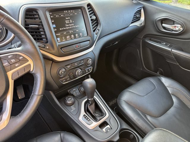 Used 2016 Jeep Cherokee Limited AWD/4WD image 29