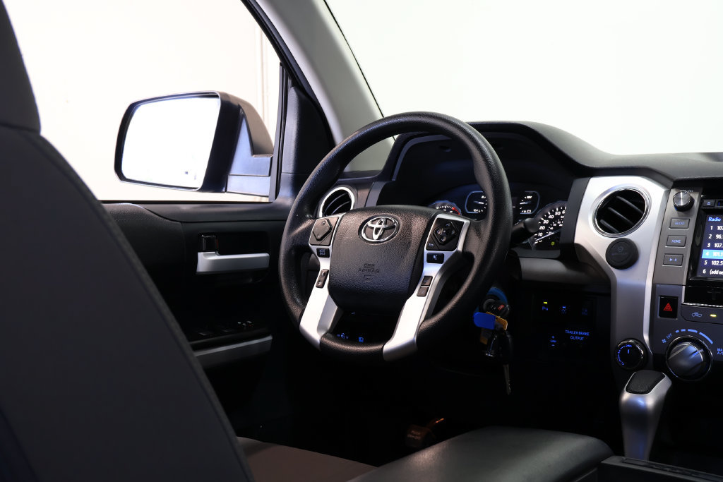 Used 2019 Toyota Tundra SR5 w/ Convenience Package AWD/4WD image 26