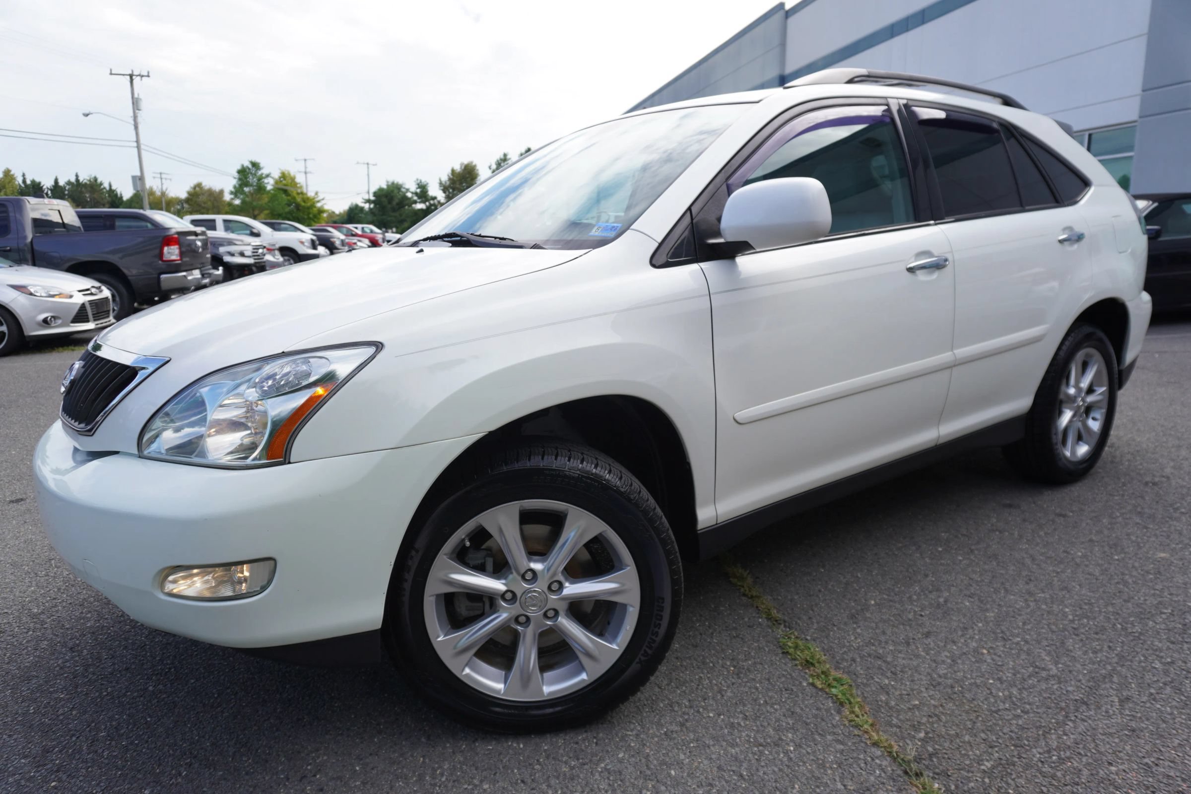 Used 2017 Ford Edge Titanium w/ Equipment Group 301A AWD/4WD image 2