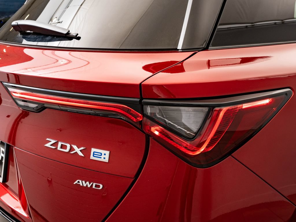 Used 2024 Acura ZDX Type S AWD/4WD image 9