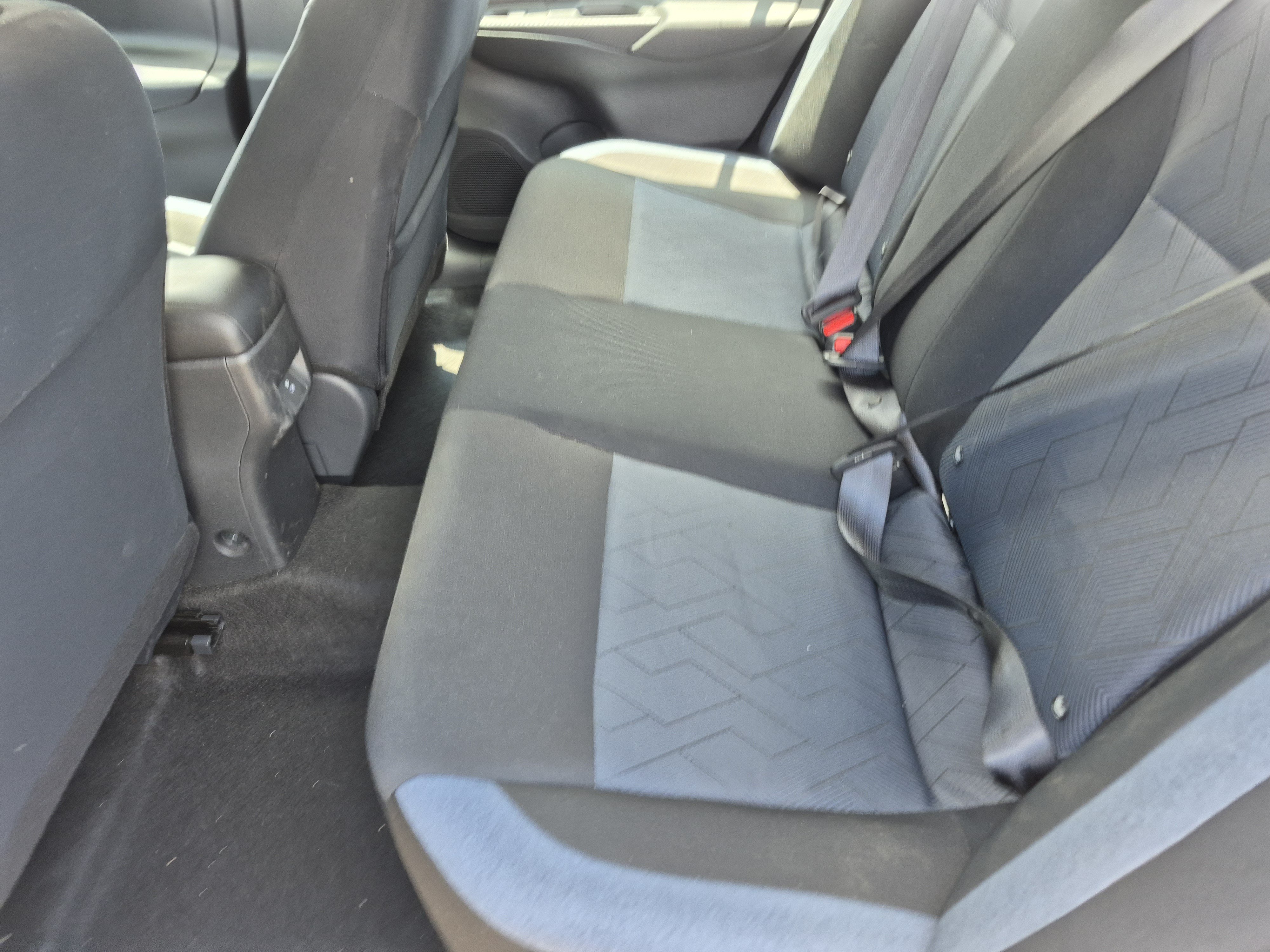 Used 2025 Nissan Versa SV FWD image 17