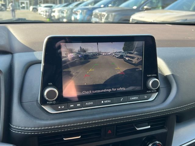 Used 2023 Nissan Rogue SV image 22