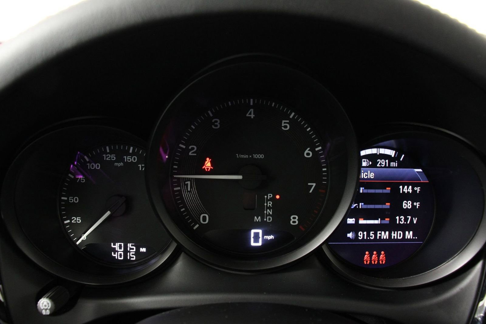 Certified 2025 Porsche Macan image 16