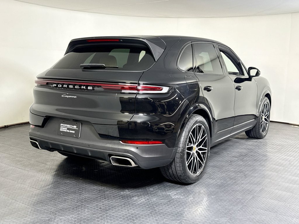 Certified 2024 Porsche Cayenne AWD/4WD image 7