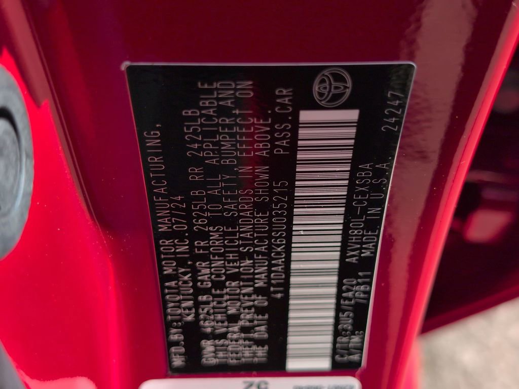 Used 2025 Toyota Camry SE image 32