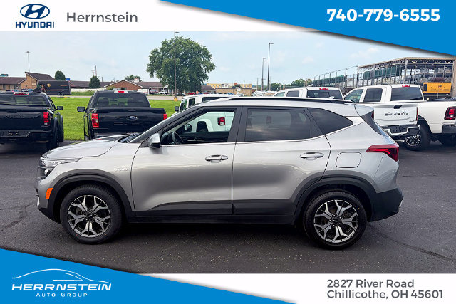 Used 2023 Kia Seltos EX AWD/4WD image 4