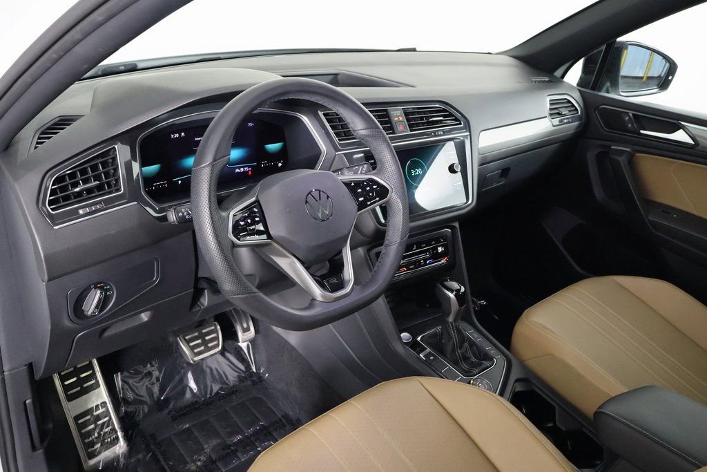 Used 2022 Volkswagen Tiguan SE R-Line image 7