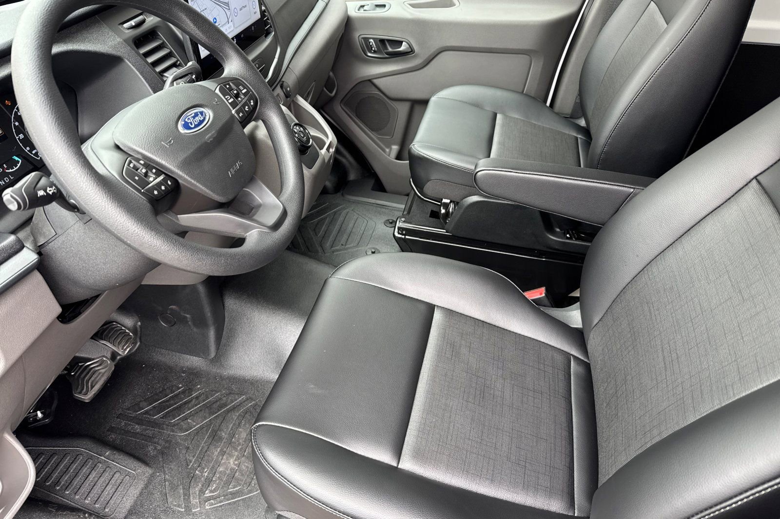 New 2025 Ford E-Transit 148 Medium Roof w/ Load Area Protection Package image 9