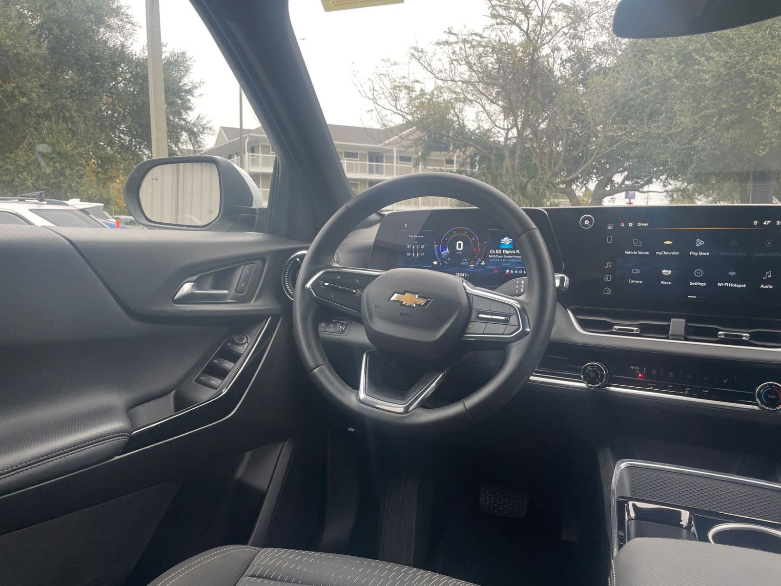 Used 2025 Chevrolet Equinox LT image 33