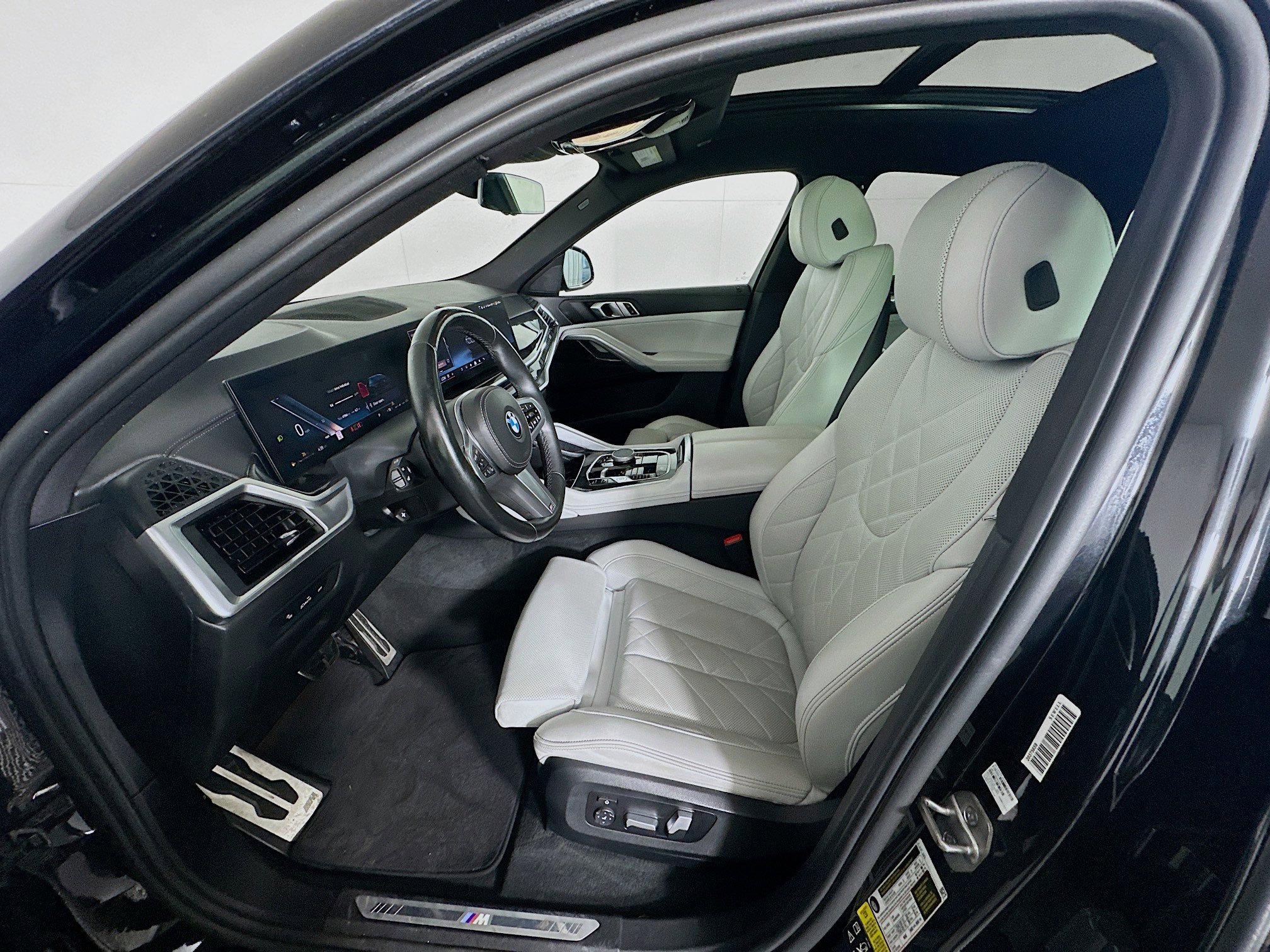 Used 2024 BMW X6 xDrive40i w/ Parking Assistance Package image 13