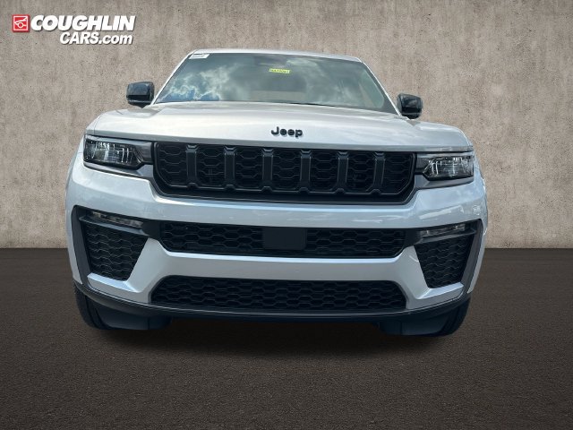 New 2026 Jeep Grand Cherokee Limited w/ Limited Altitude Package AWD/4WD image 2