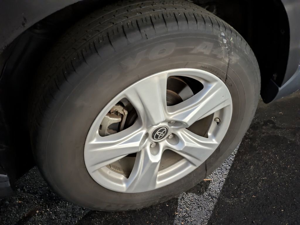 Used 2023 Toyota Highlander LE image 9