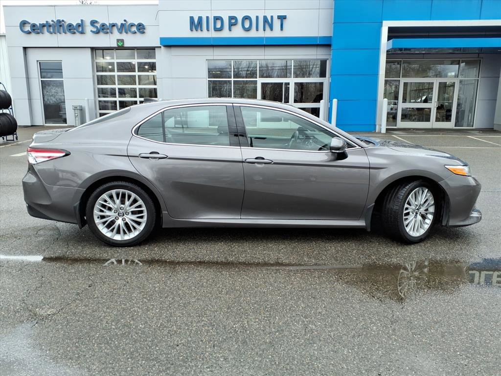 Used 2020 Toyota Camry XLE w/ Navigation Package image 3