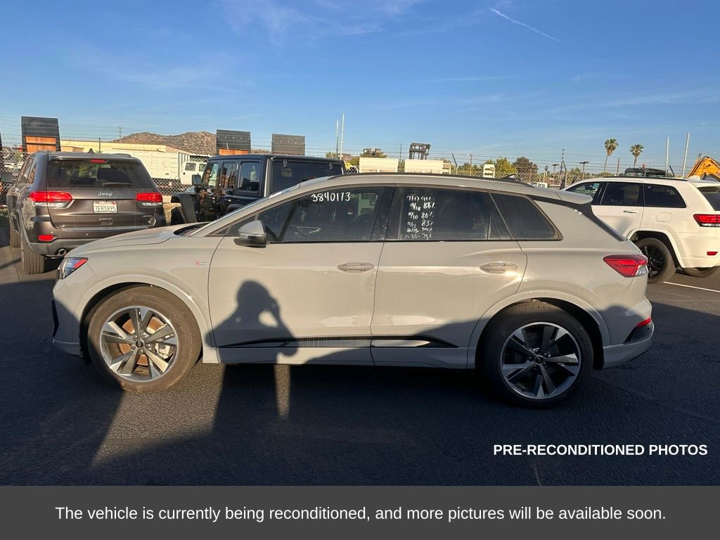 Used 2024 Audi Q4 e-tron Premium w/ Convenience Package image 2