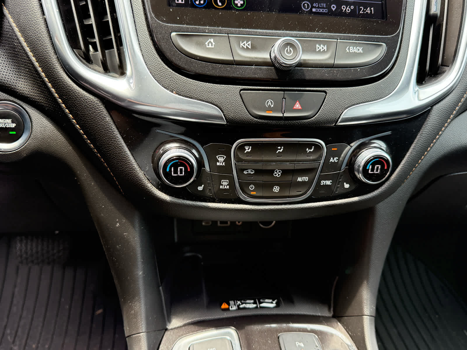Used 2022 Chevrolet Equinox Premier AWD/4WD image 19
