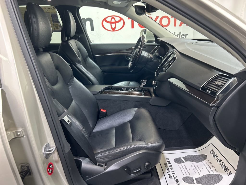 Used 2016 Volvo XC90 T6 Momentum image 10
