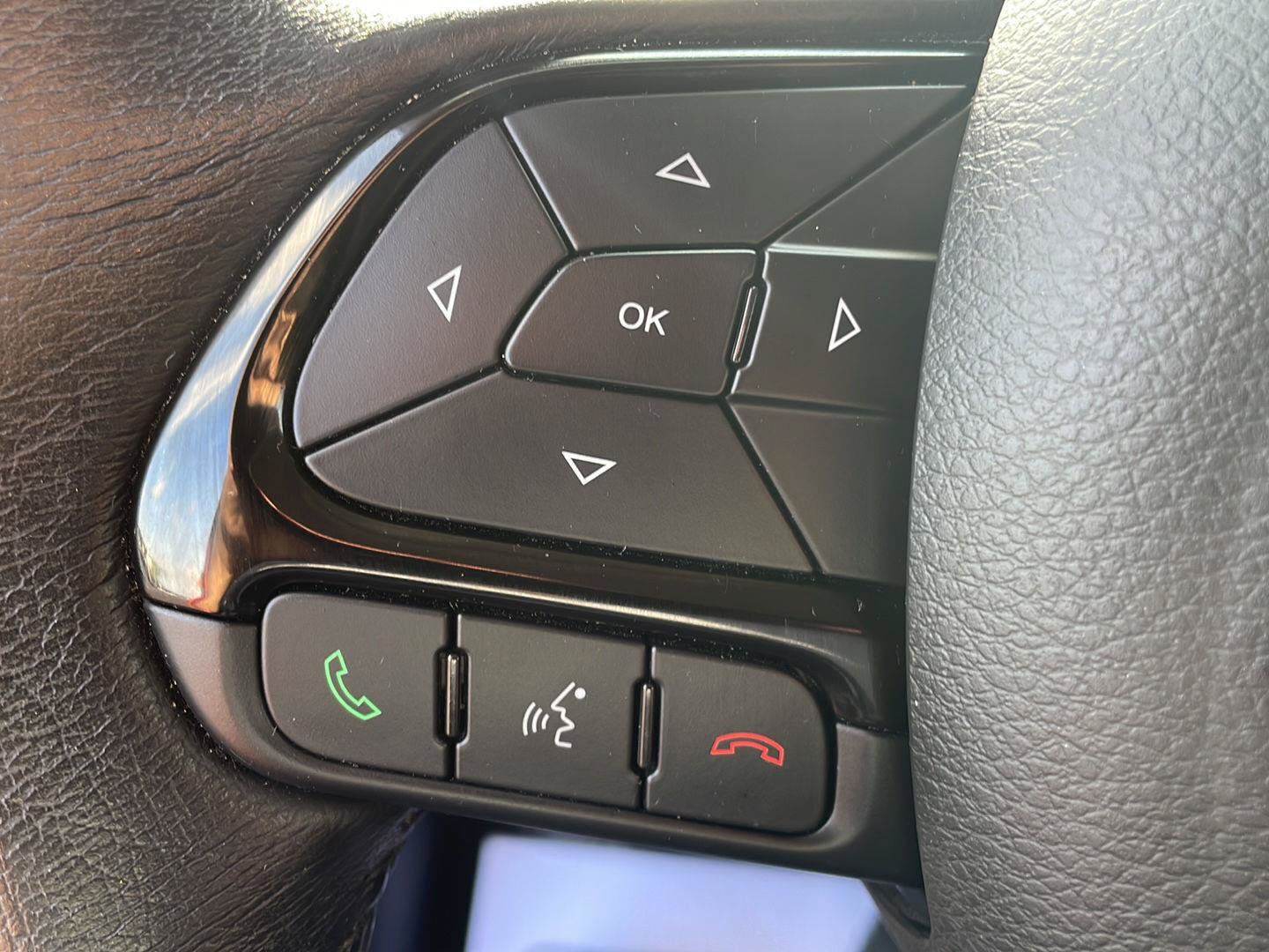 Used 2019 Jeep Renegade Altitude w/ Quick Order Package 2XM AWD/4WD image 15