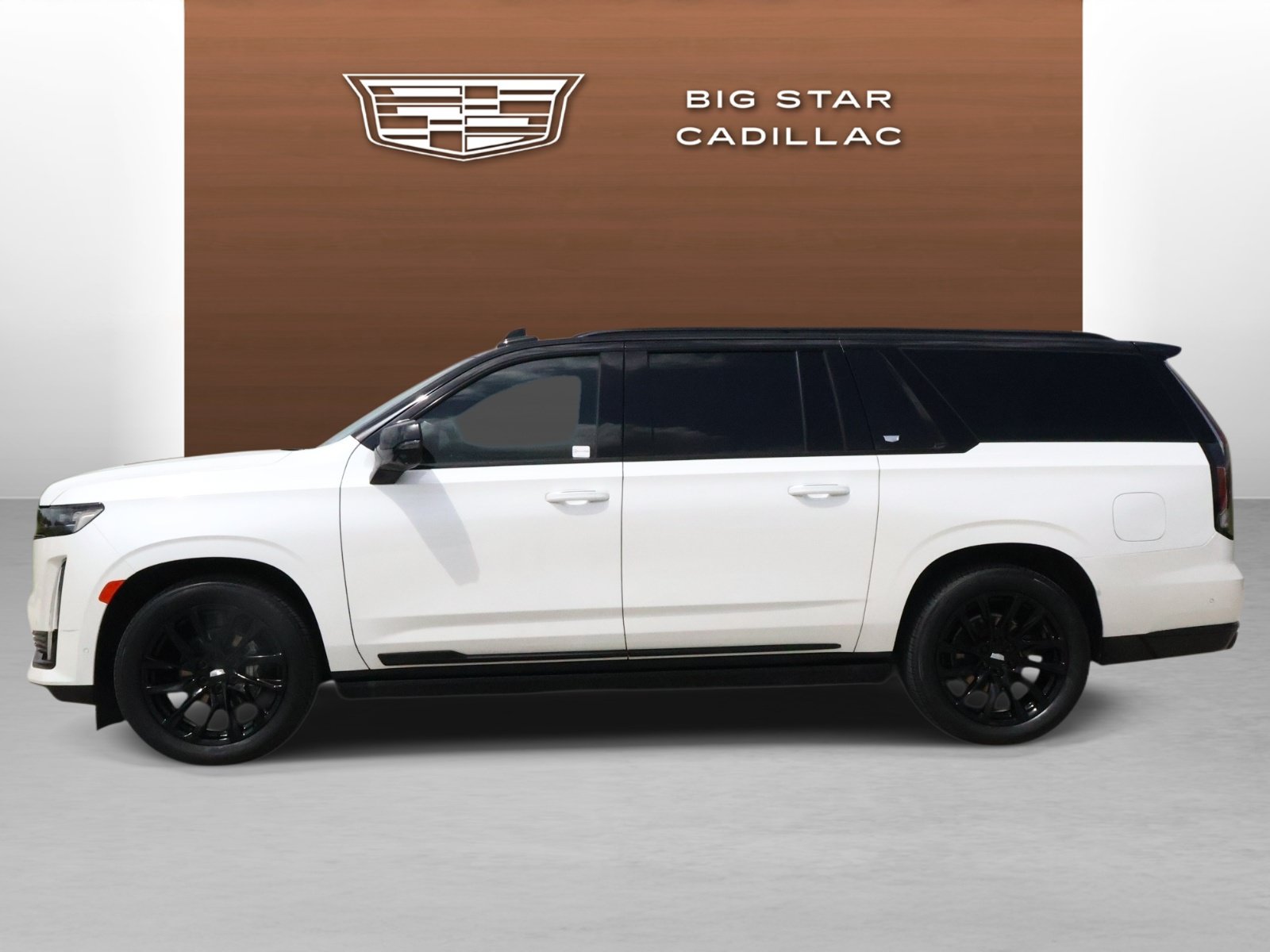 Used 2024 Cadillac Escalade ESV Sport Platinum w/ LPO, ONYX Package AWD/4WD image 2