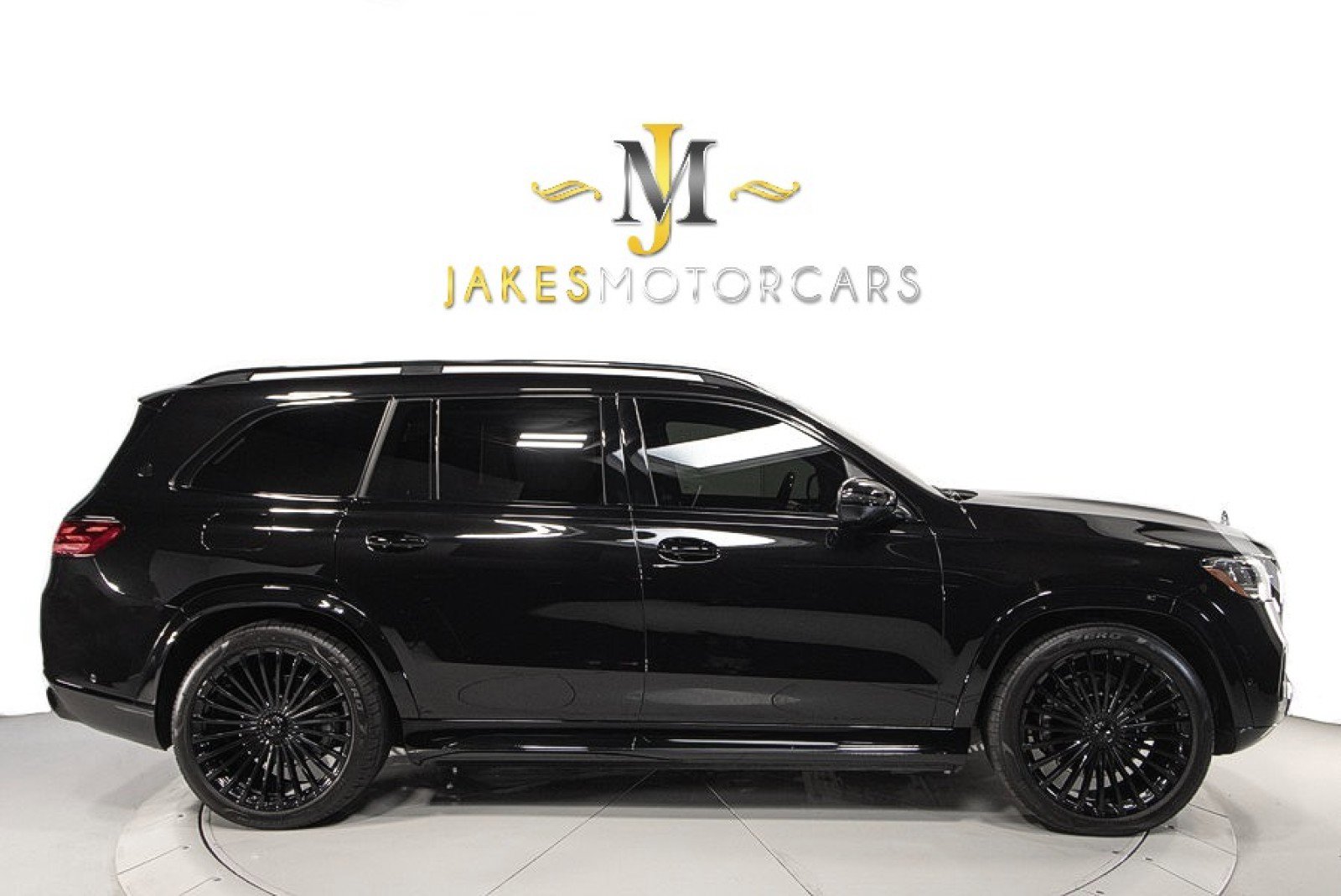 Used 2024 Mercedes-Benz Maybach GLS 600 4MATIC image 16