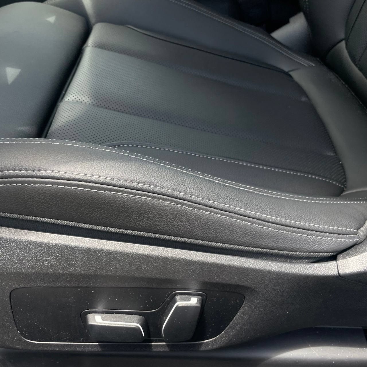 Used 2025 BMW M240i Coupe RWD image 23