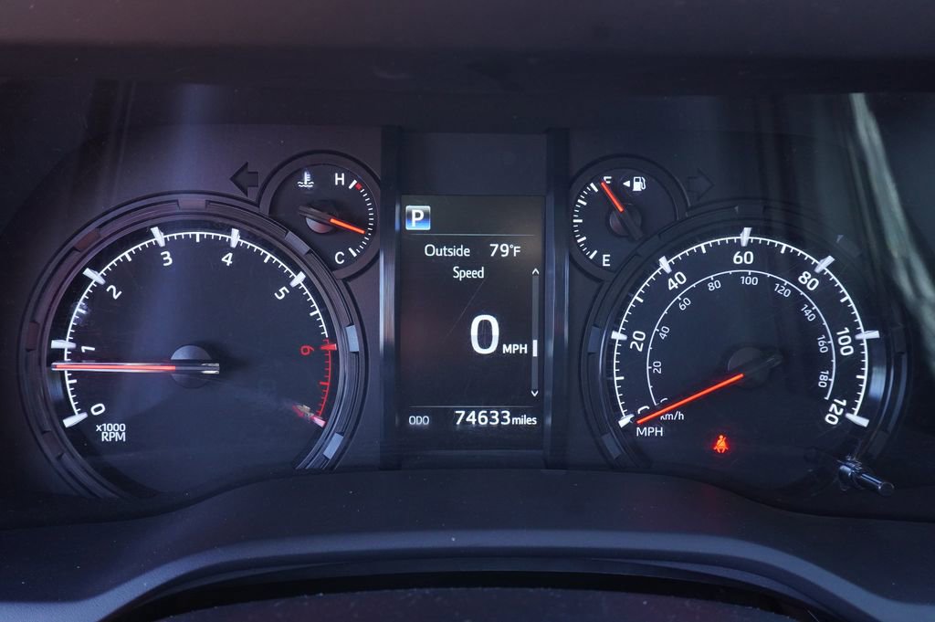 Used 2021 Toyota 4Runner SR5 Premium w/ Moonroof Package RWD image 22