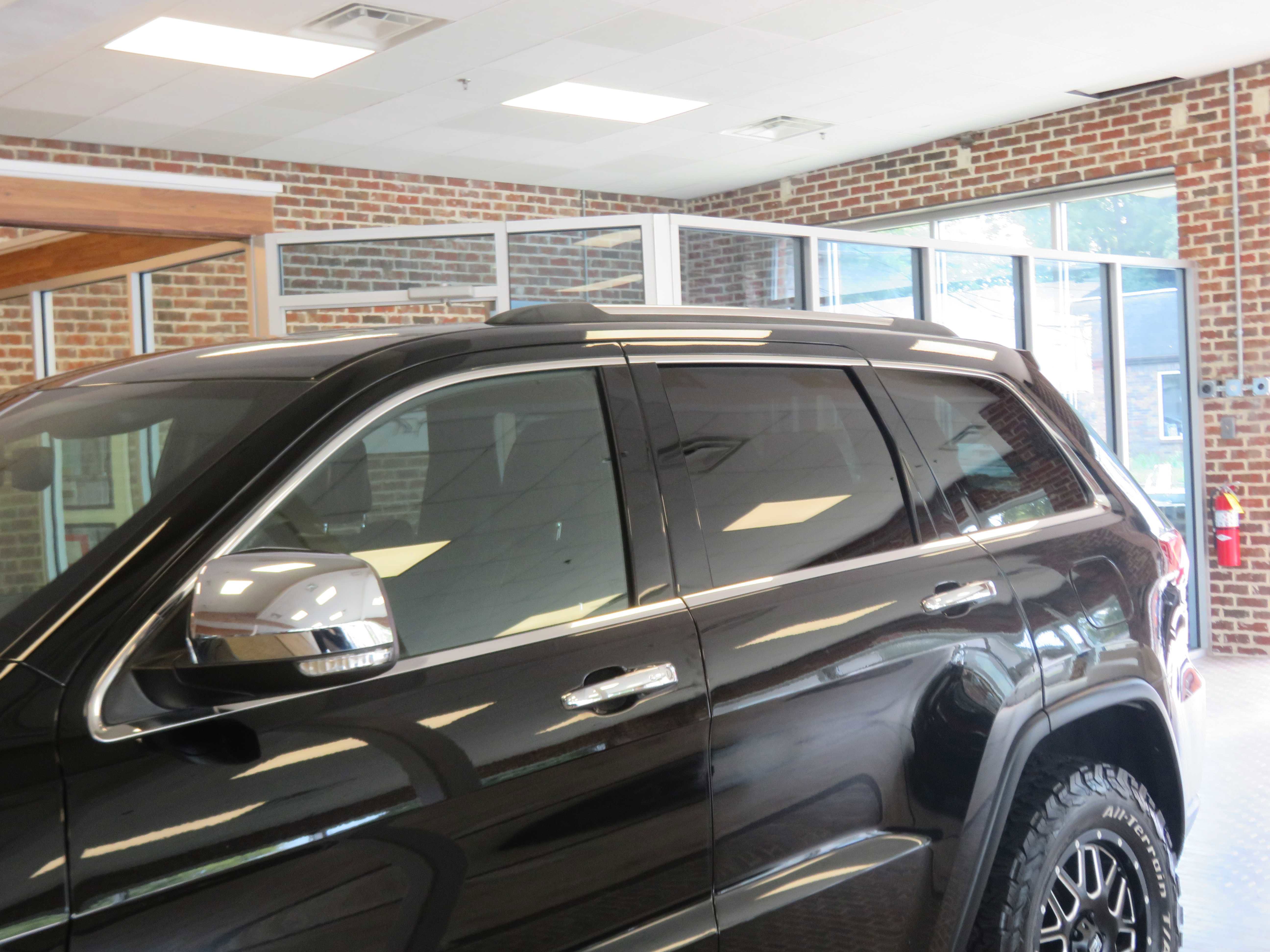 Used 2020 Jeep Grand Cherokee Limited w/ Trailer Tow Group IV image 76
