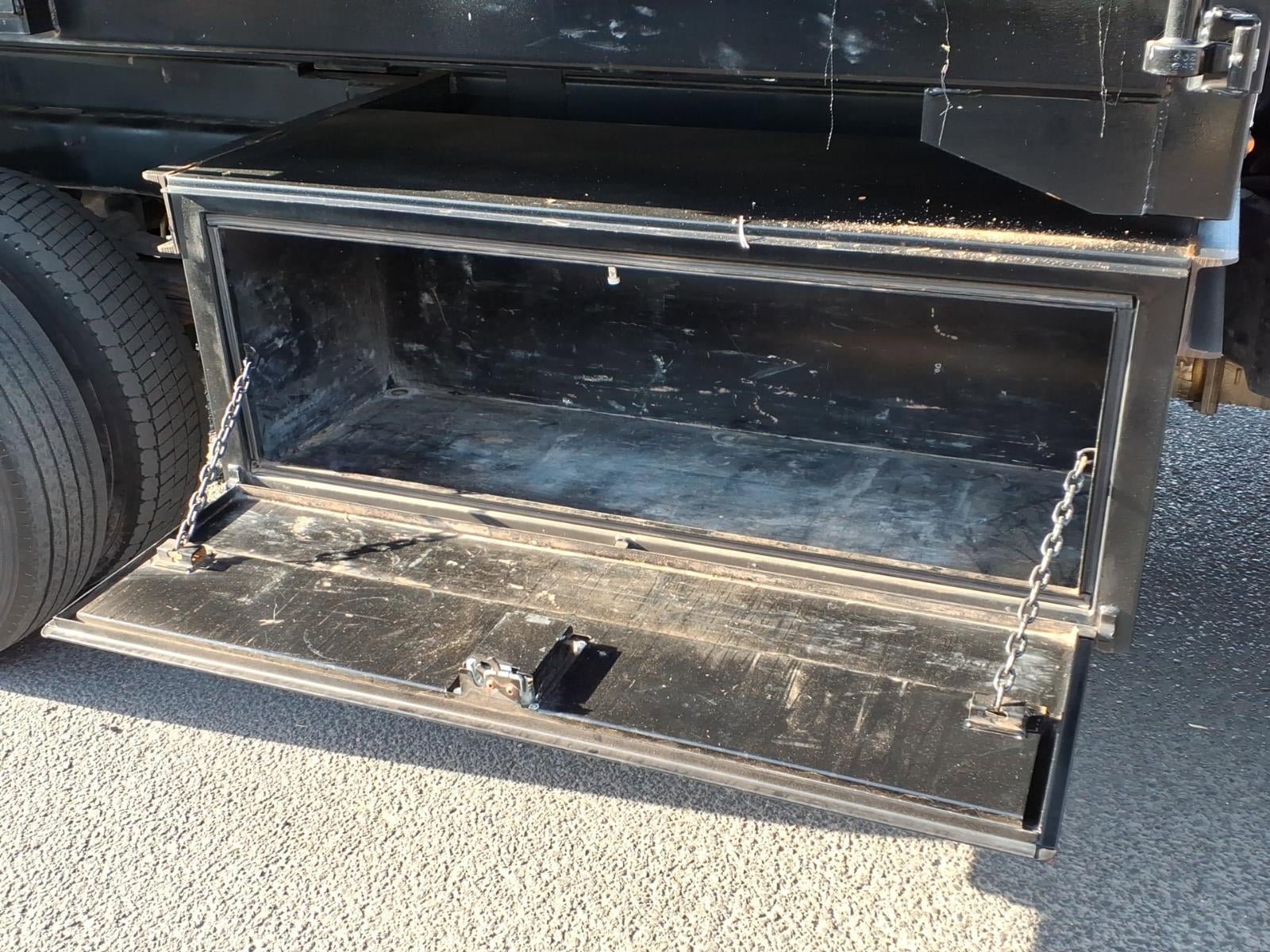 Used 2023 Ford F550 4x4 Regular Cab Super Duty image 15