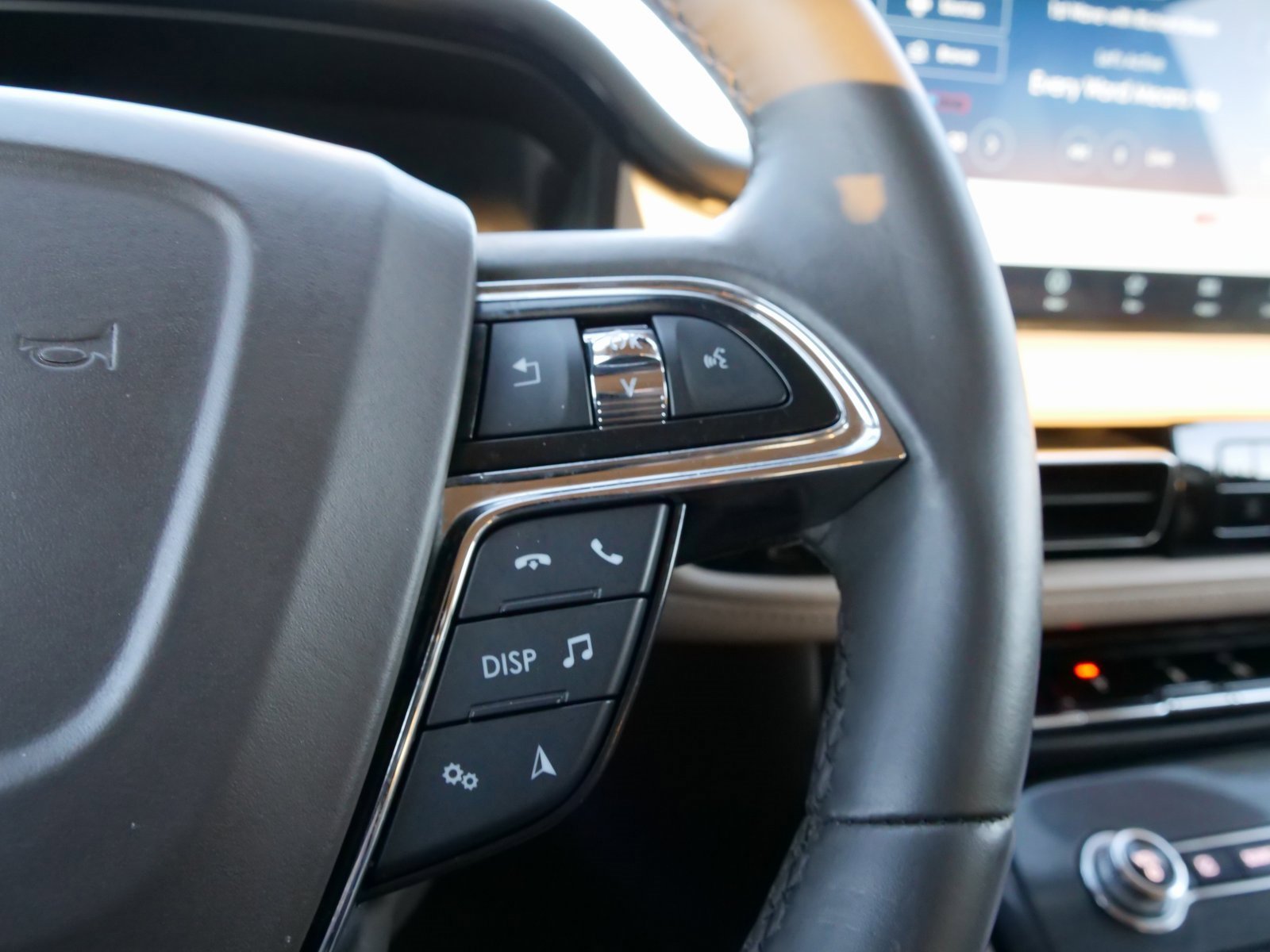 Used 2021 Lincoln Nautilus FWD w/ Equipment Group 101A image 22