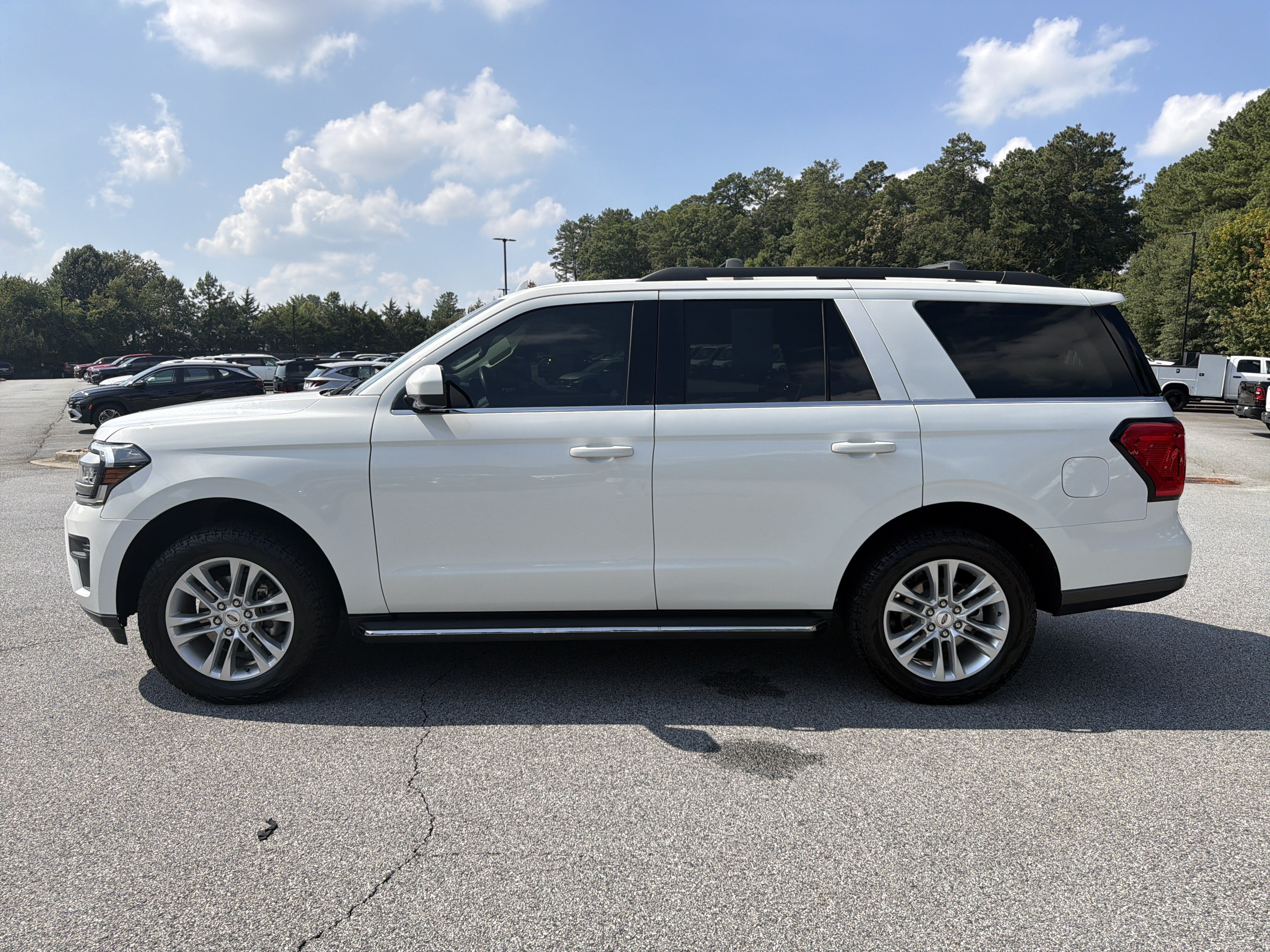Used 2022 Ford Expedition XLT AWD/4WD image 4