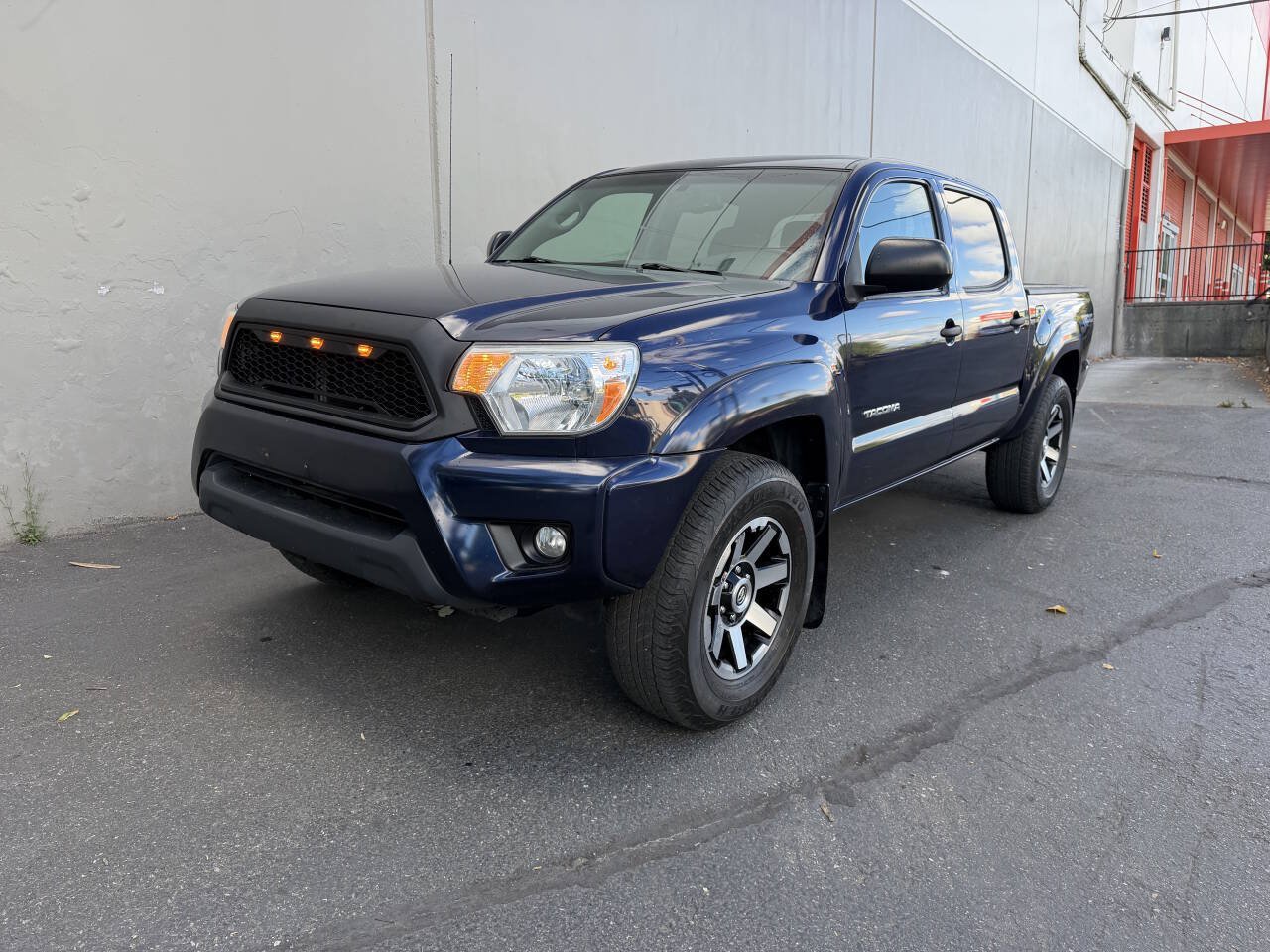 Used 2013 Toyota Tacoma 4x4 Double Cab w/ TRD Off-Road Pkg image 2