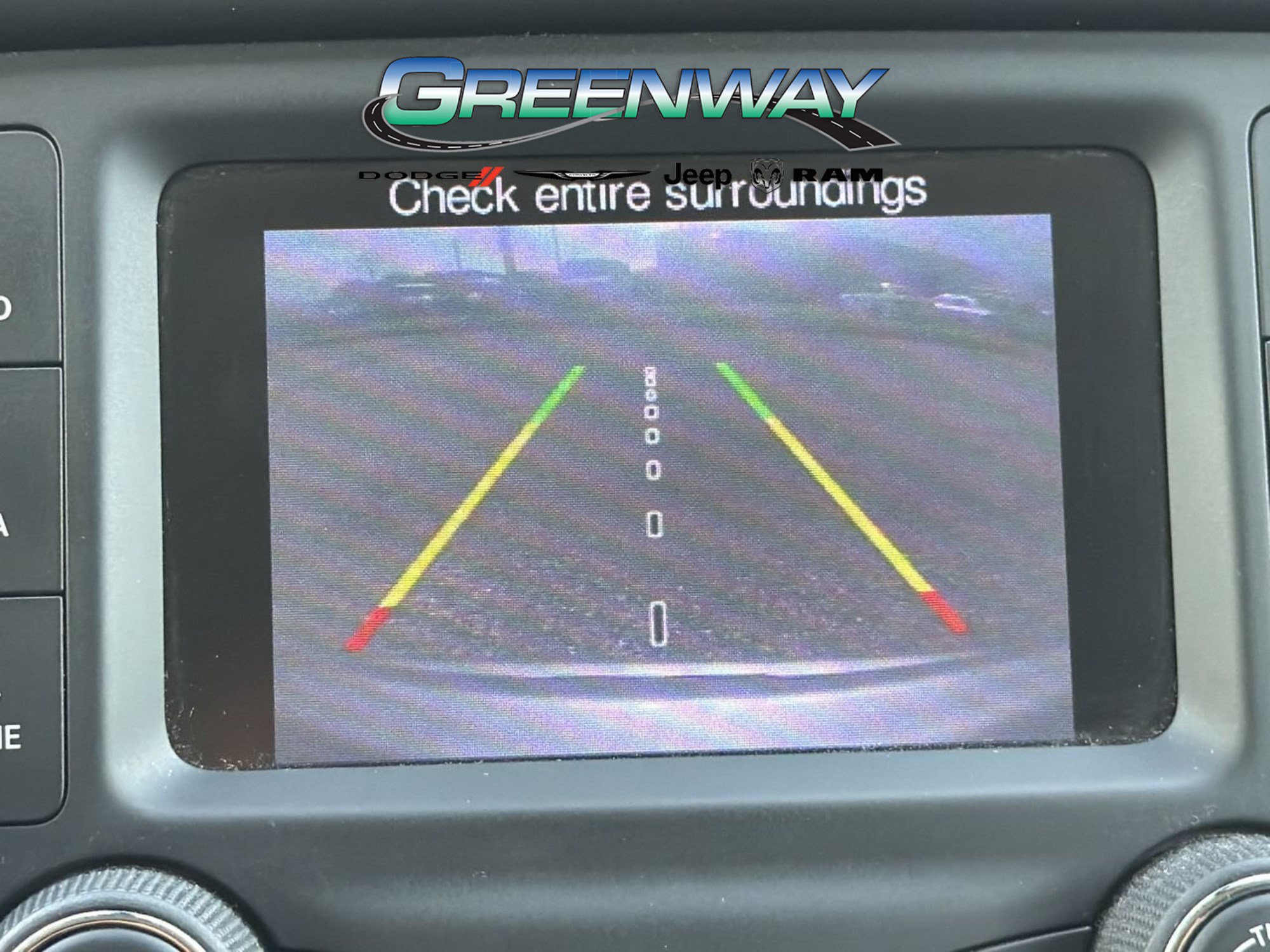 Used 2018 Jeep Compass Latitude FWD image 21