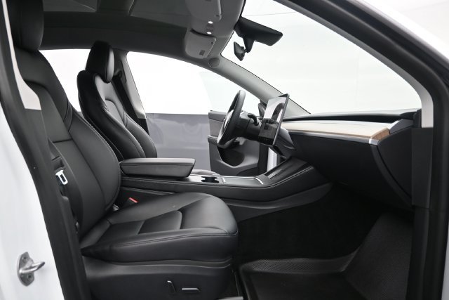 Used 2023 Tesla Model Y Long Range AWD/4WD image 6