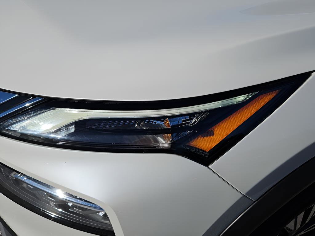 Used 2023 Nissan Rogue SV w/ SV Premium Package image 12