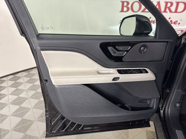 New 2026 Lincoln Aviator 2WD image 15