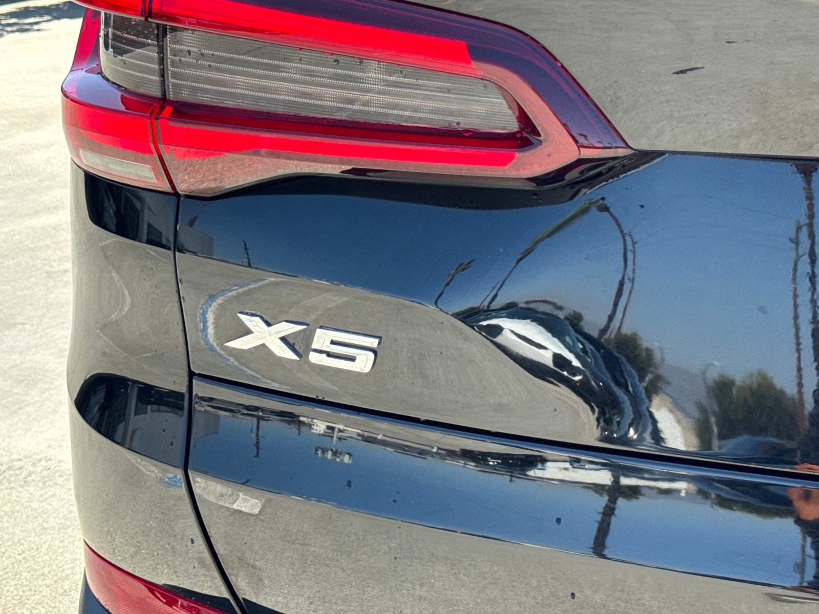 Certified 2022 BMW X5 sDrive40i w/ Premium Package image 6