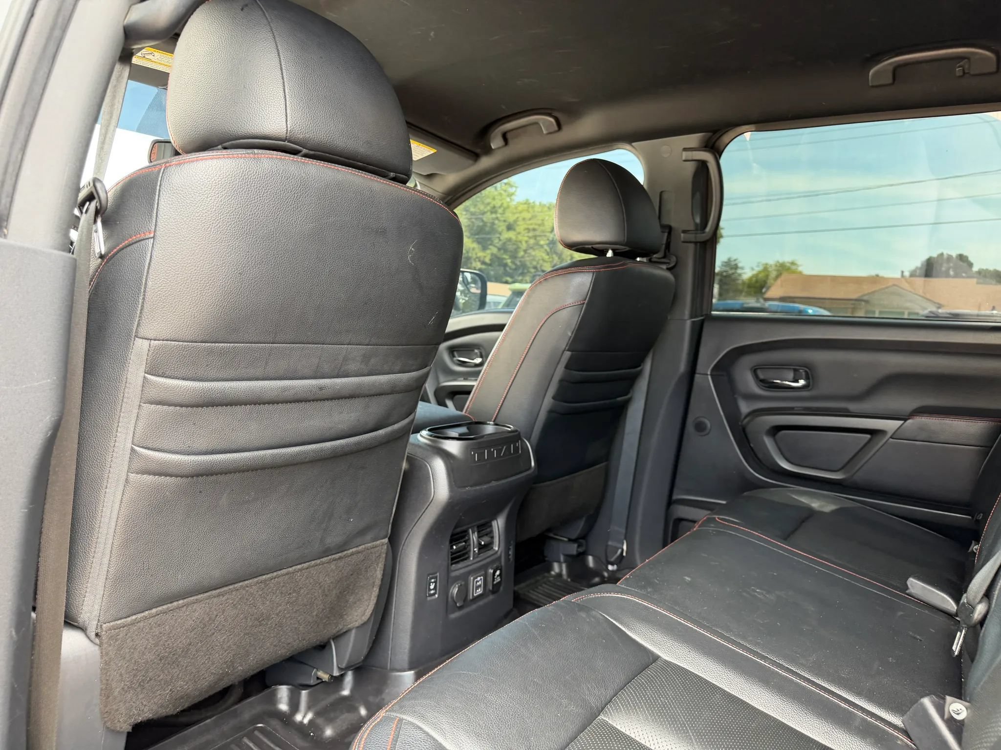Used 2020 Nissan Titan PRO-4X w/ Pro-4x Convenience Package AWD/4WD image 25
