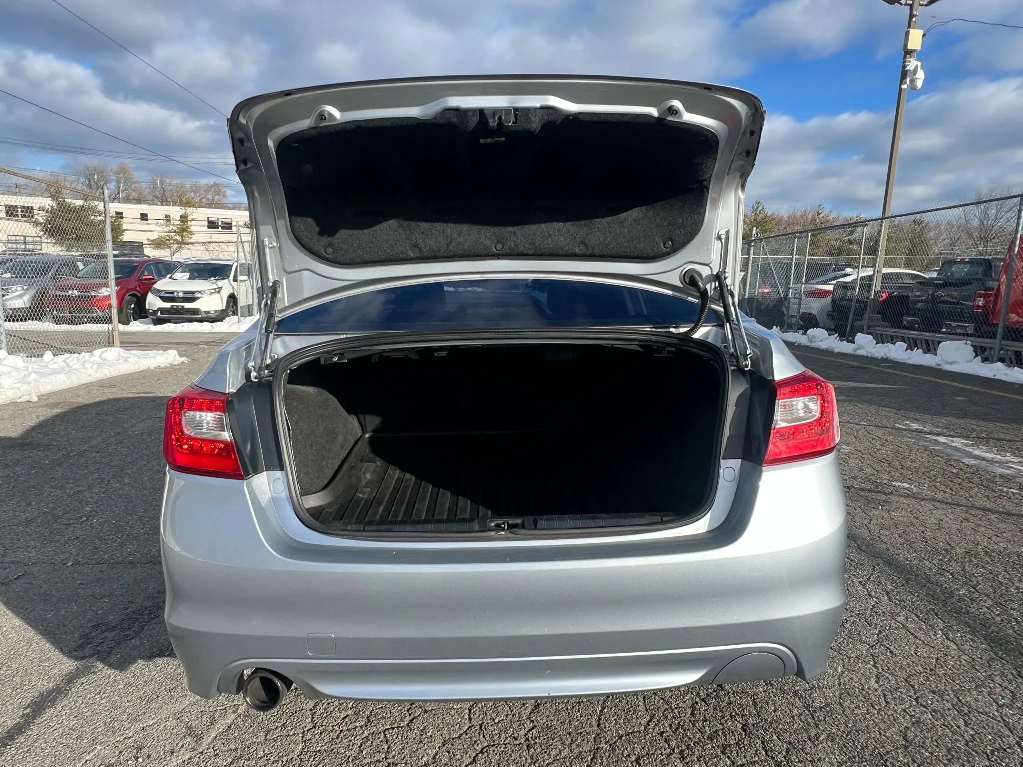 Used 2016 Subaru Legacy 2.5i Limited image 9