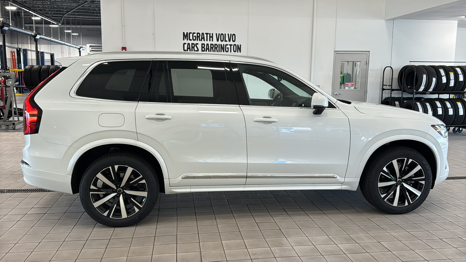 New 2026 Volvo XC90 B5 Core w/ Protection Package AWD/4WD image 4