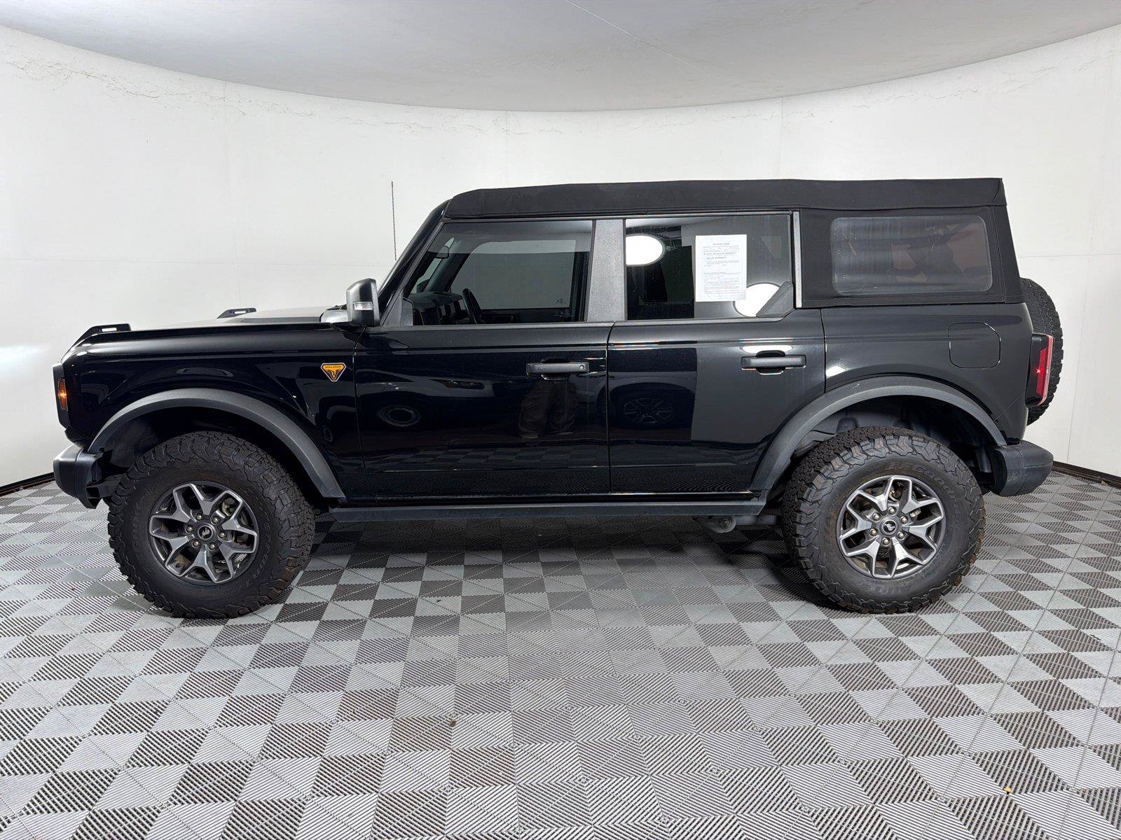 Used 2023 Ford Bronco Badlands AWD/4WD image 4