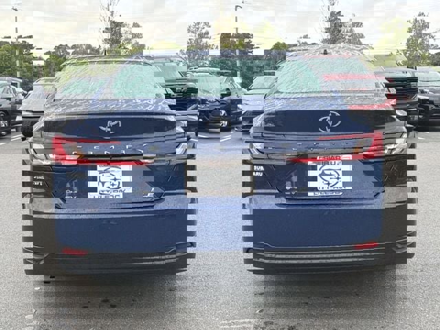 Used 2025 Toyota Camry LE image 4