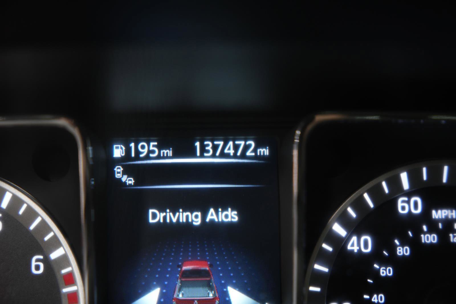 Used 2017 Nissan Titan SV image 26
