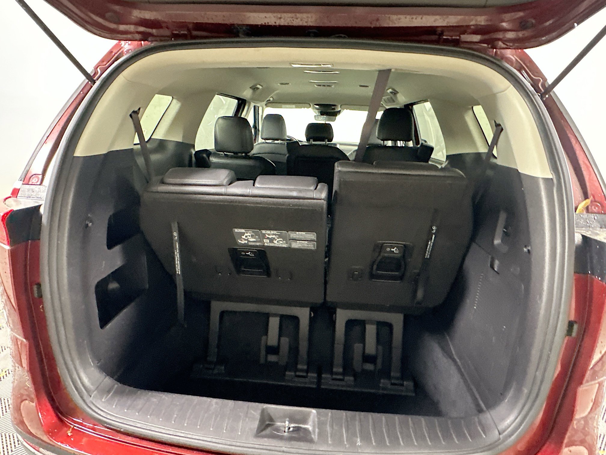 Used 2024 Kia Carnival LX image 28