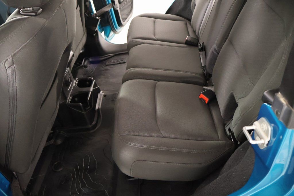 Used 2019 Jeep Wrangler Unlimited Sahara image 11