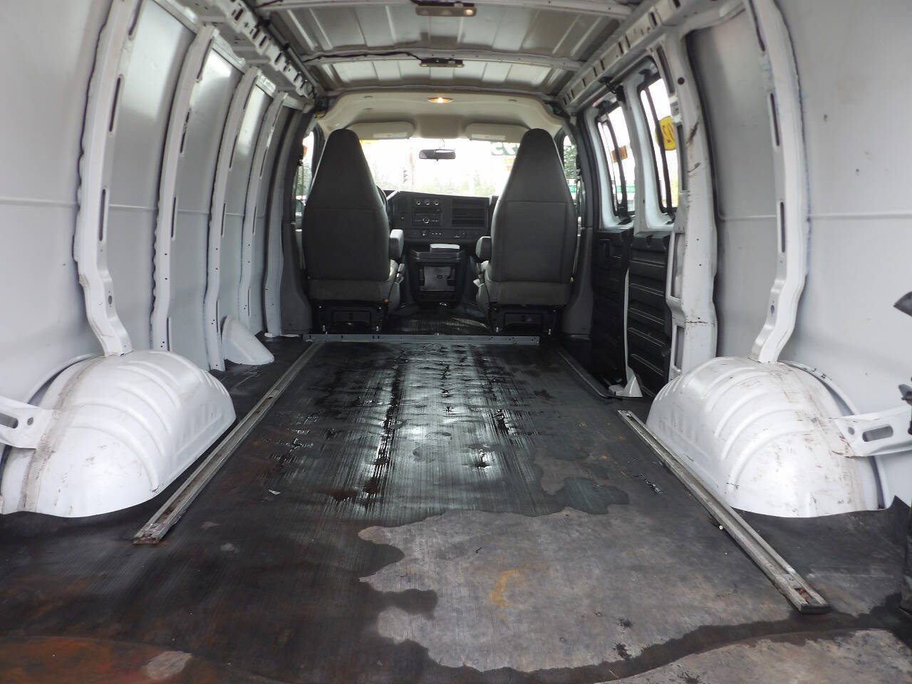 Used 2020 Chevrolet Express 2500 w/ Driver Convenience Package image 10