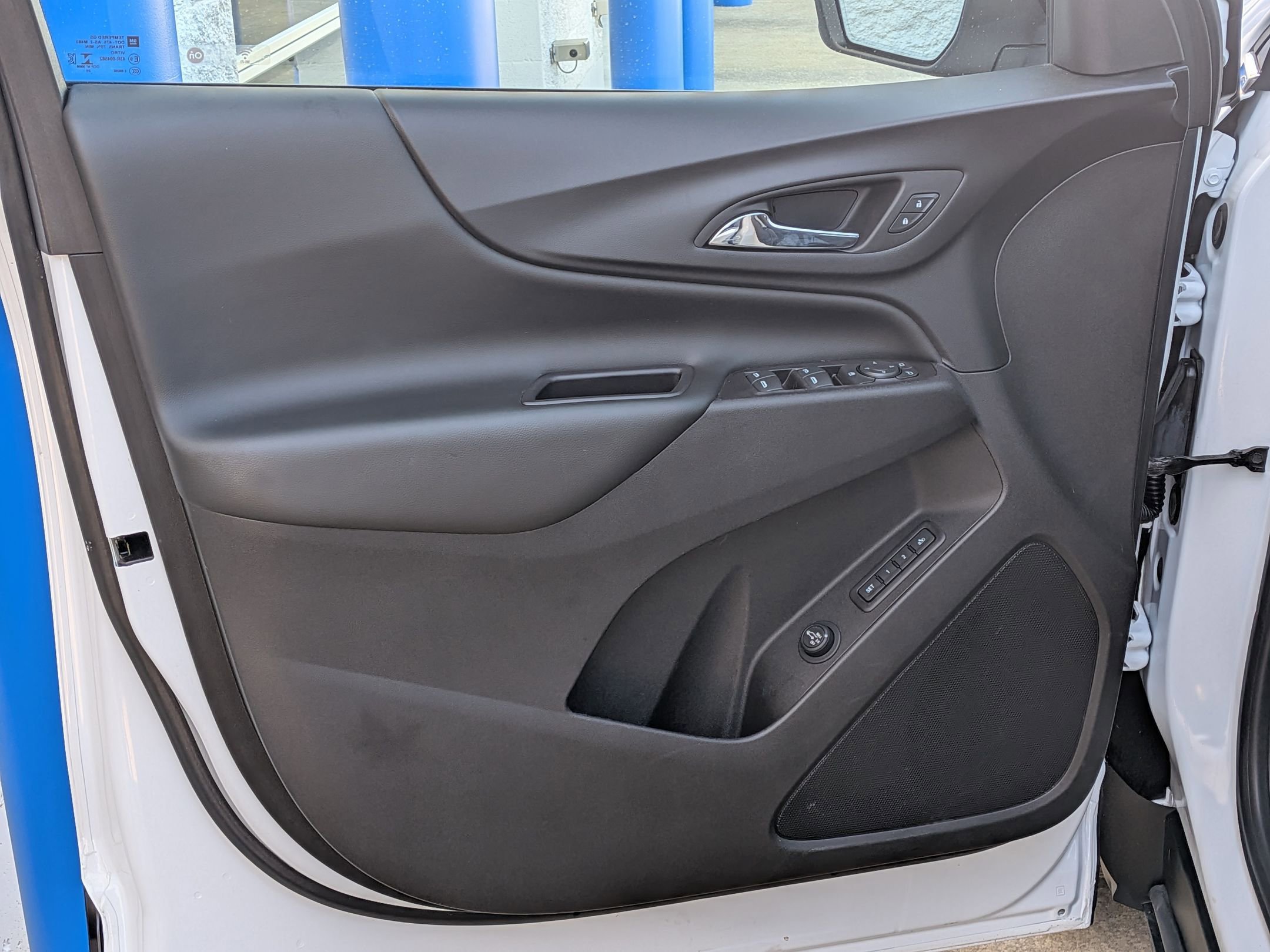 Used 2021 Chevrolet Equinox LT image 12