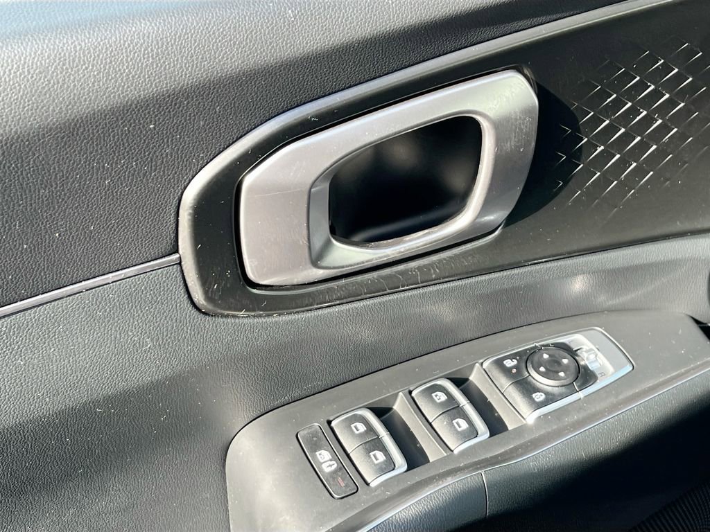 Certified 2025 Kia Sorento EX w/ EX Panoramic Sunroof Package image 11