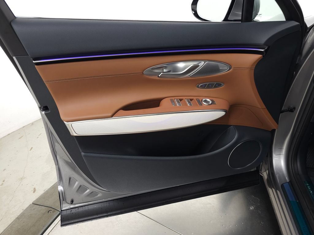 New 2026 Genesis GV70 2.5T Advanced AWD/4WD image 9