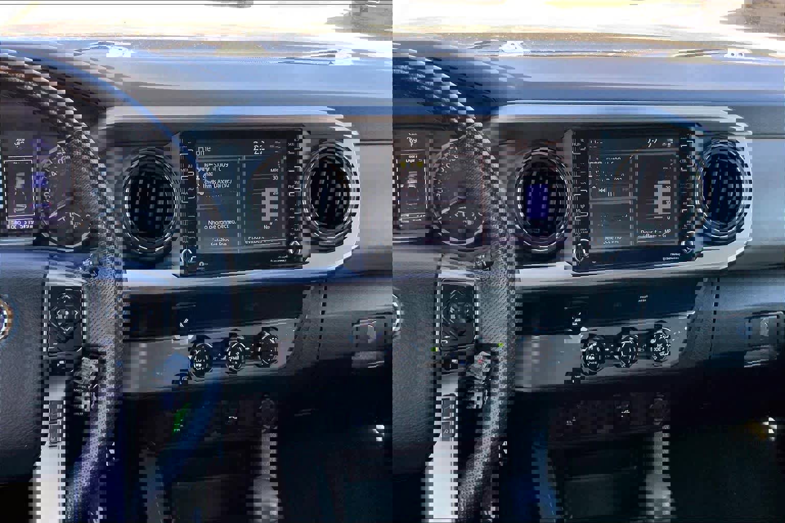 Used 2023 Toyota Tacoma SR5 image 7