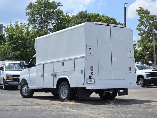 New 2026 Chevrolet Express 3500 w/ Power Convenience Package RWD image 10