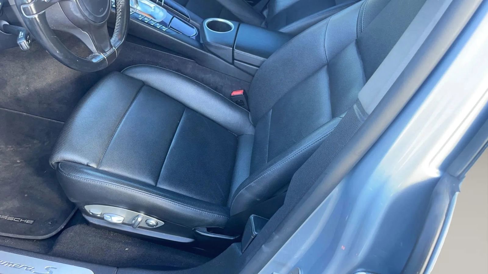 Used 2015 Porsche Panamera S RWD image 30